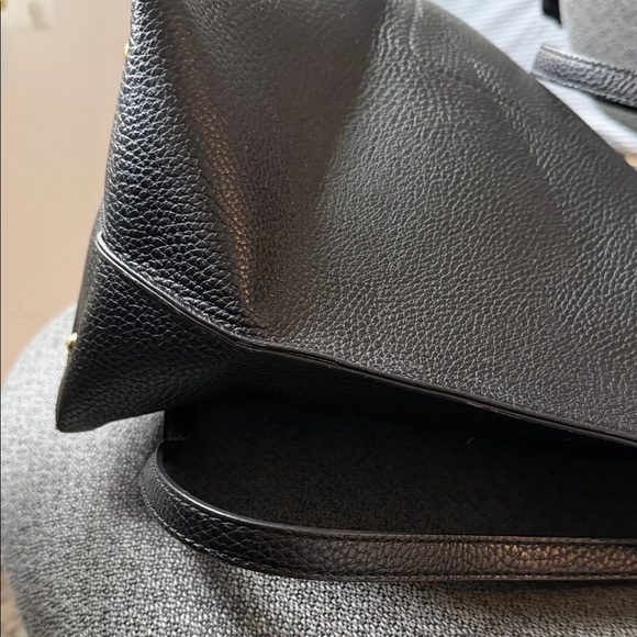 Lauren Ralph Lauren Black Leather Tote Bag – Like New - Picture 9 of 17